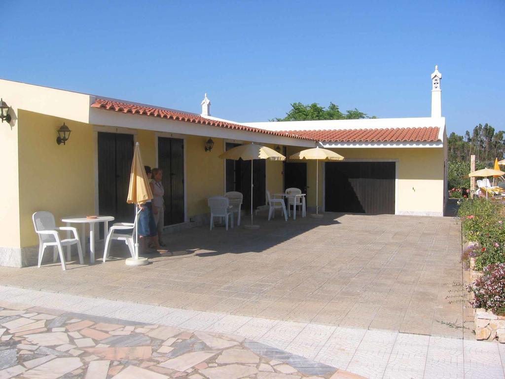 Quinta Das Aves - Apartamento T2 Com Piscina Comum Odiaxere Phòng bức ảnh
